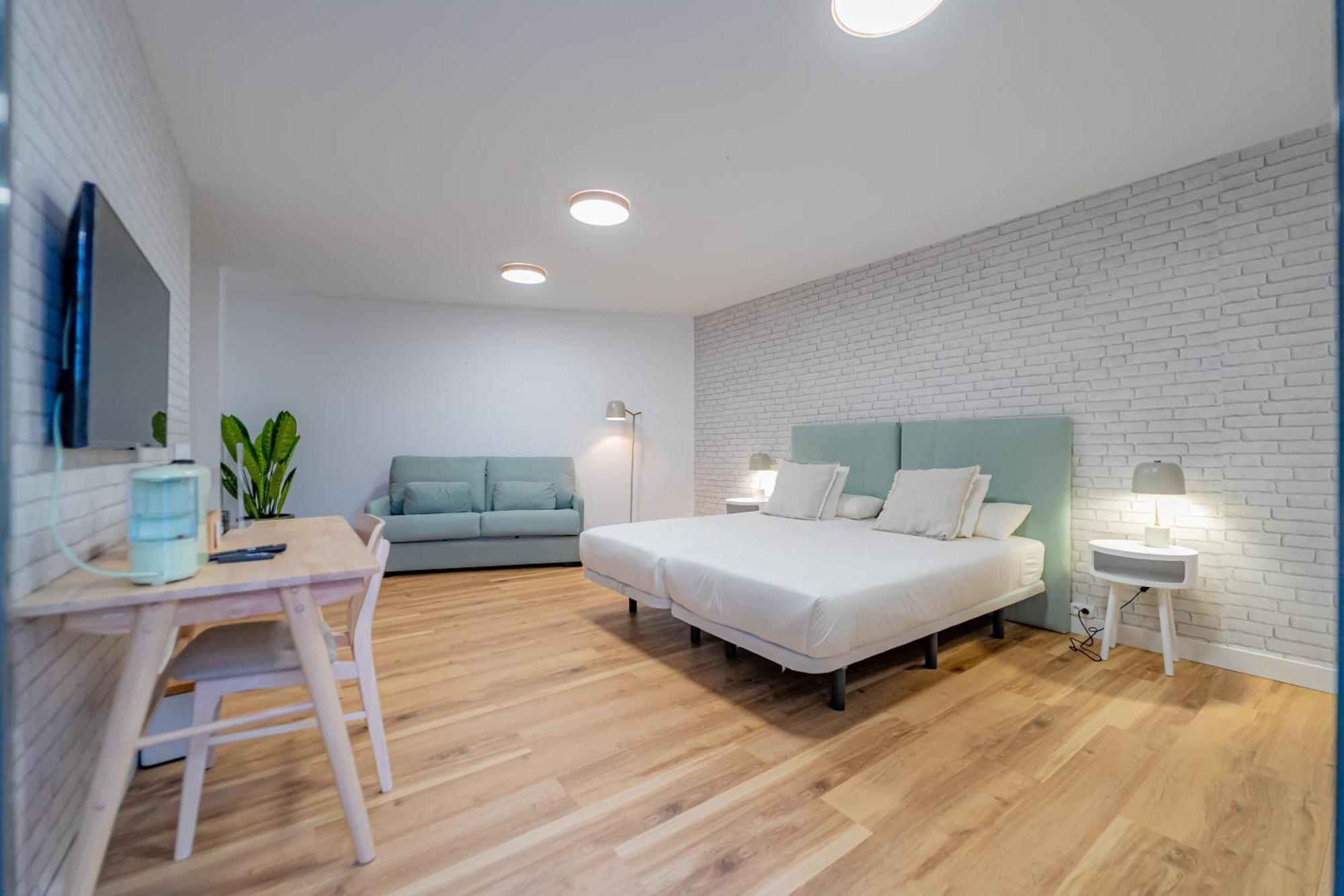 Ares Rentals Alvaro Cunqueiro Madrid — Photos 2